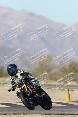 media/Dec-04-2025-Racers Edge (Thu) [[5ebc9f124d]]/3-B Group/1-Session 1 (Turn 7)/